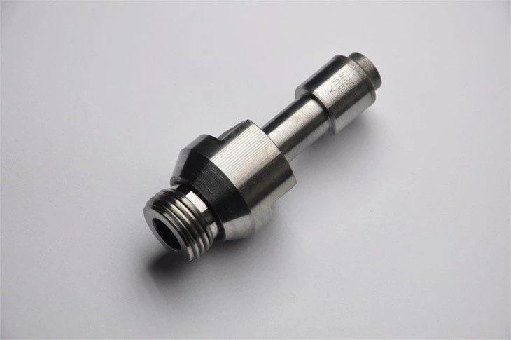 Threaded integrated drill bit for automotive glass-3